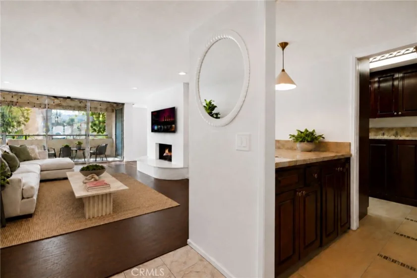 5330 Lindley #209 photo 5