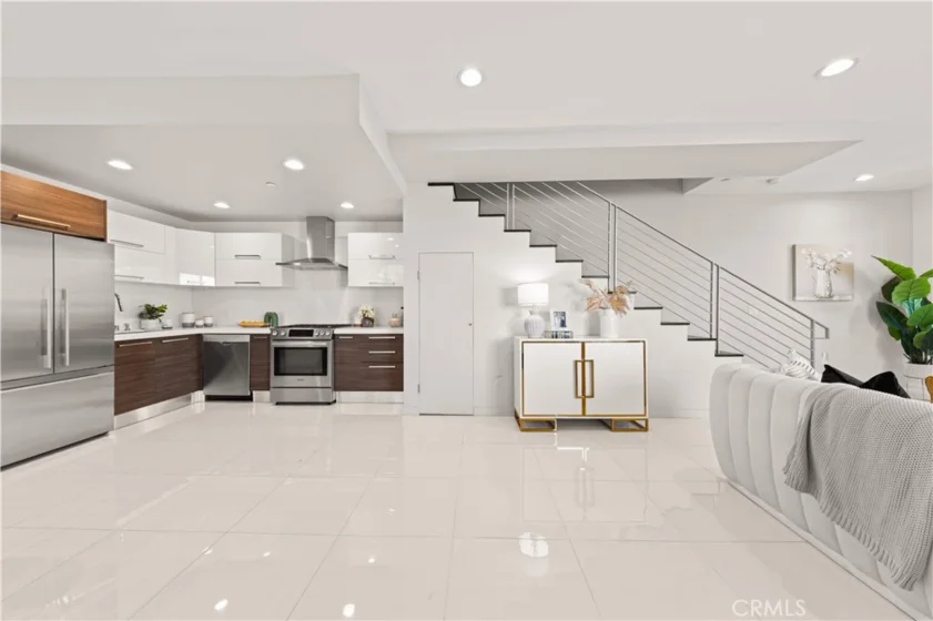 4485 Hazeltine Avenue #1 photo 3