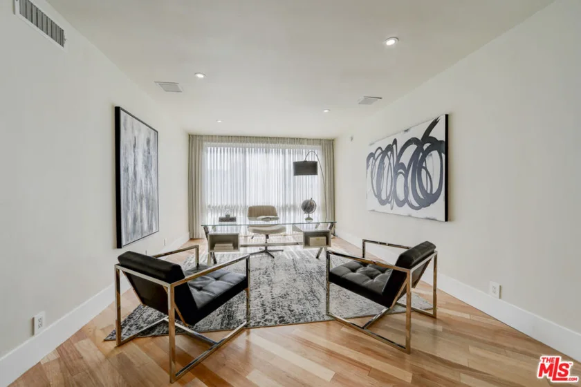 339 N Palm Drive #201 photo 23
