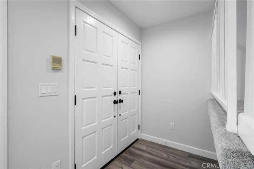 227 E Burbank #C photo 33