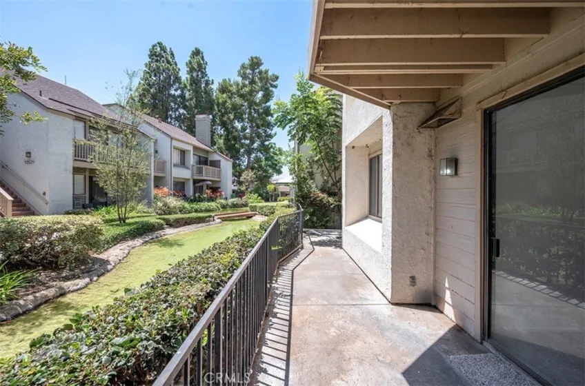 10530 N Lakeside Drive #G photo 35