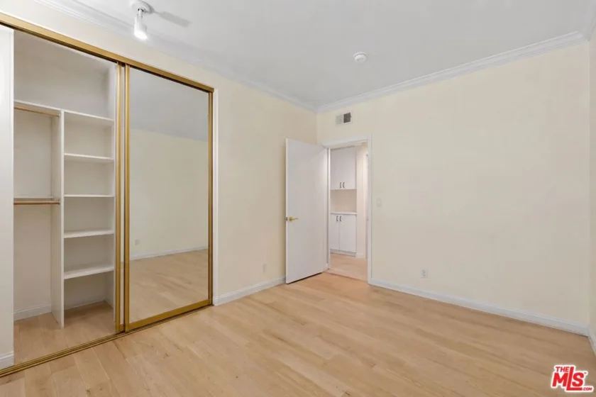 1375 Kelton Avenue #104 photo 17