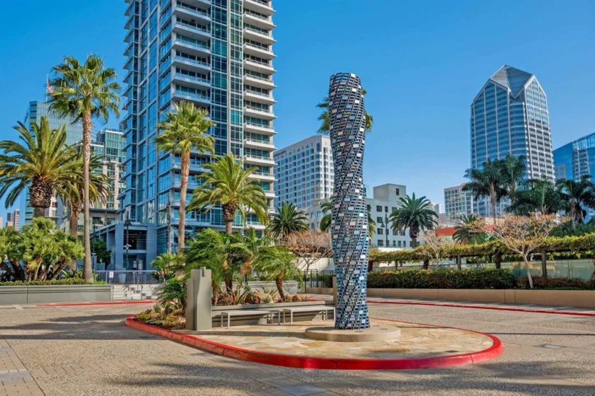 1325 Pacific Highway #313 photo 39