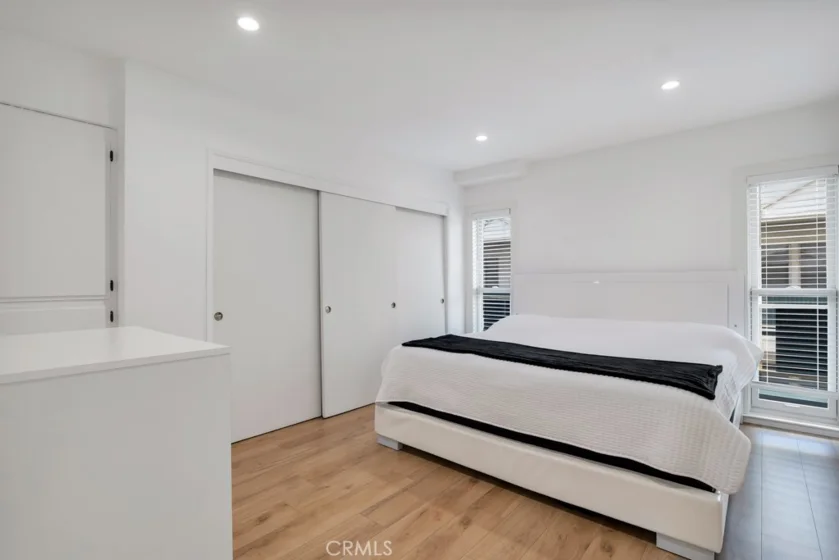 1015 N Michillinda #302 photo 16