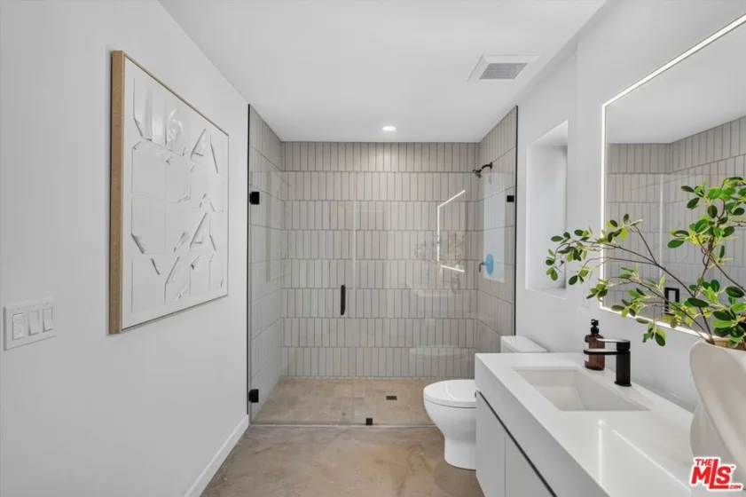 904 S New Hampshire Avenue #407 photo 8