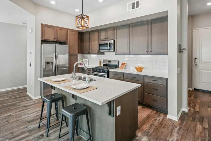 2045 Mindoro Lane #2 photo 5