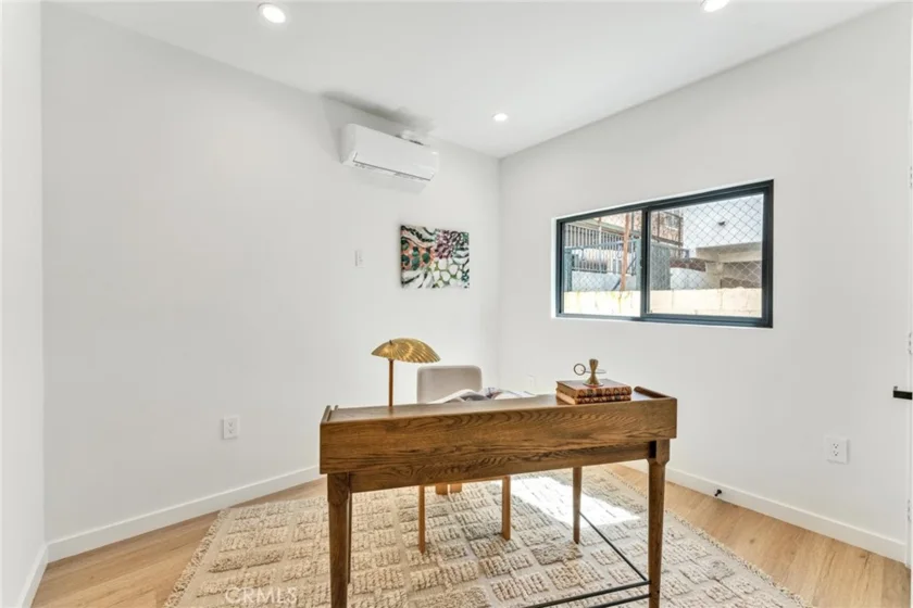 1604 N Kingsley photo 5