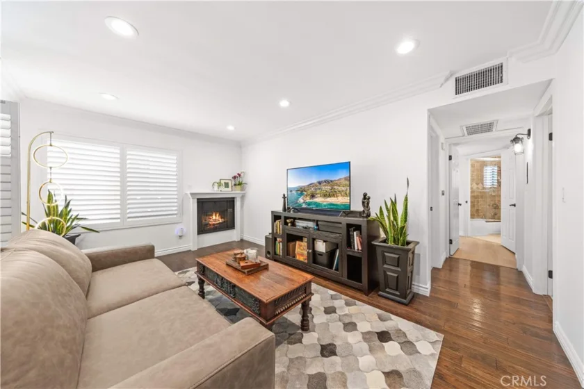 4211 Arch #103 photo 2
