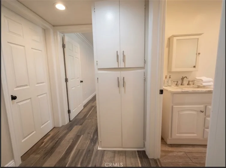 5354 Lindley #204 photo 15