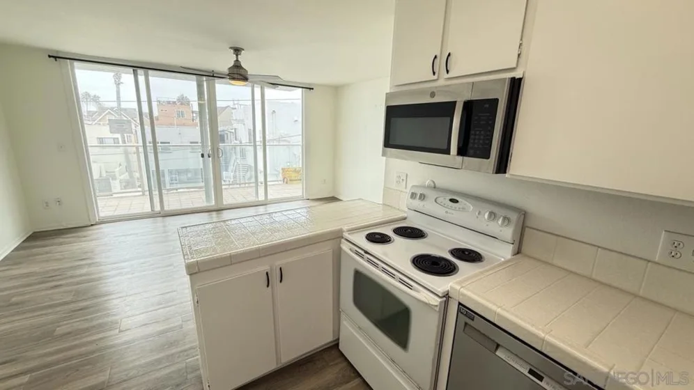 725 Redondo Court #22 photo 8