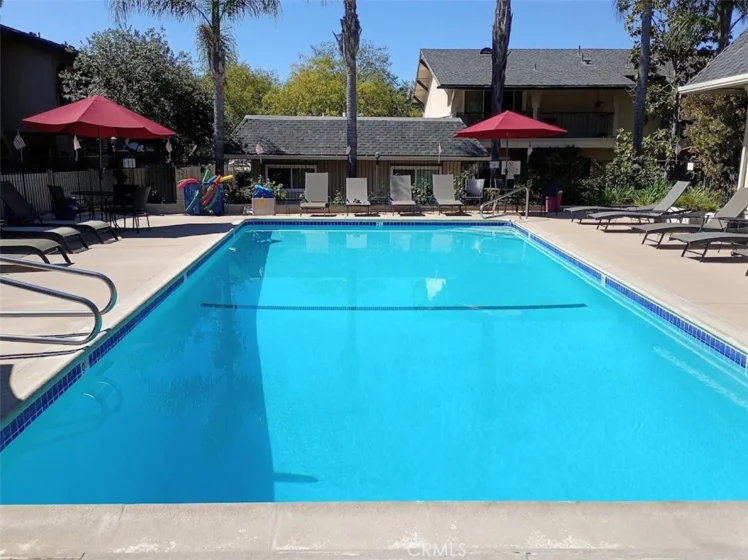 2473 Loma Vista photo 1