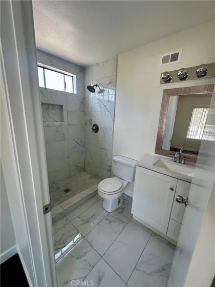 835 W Orangewood photo 17