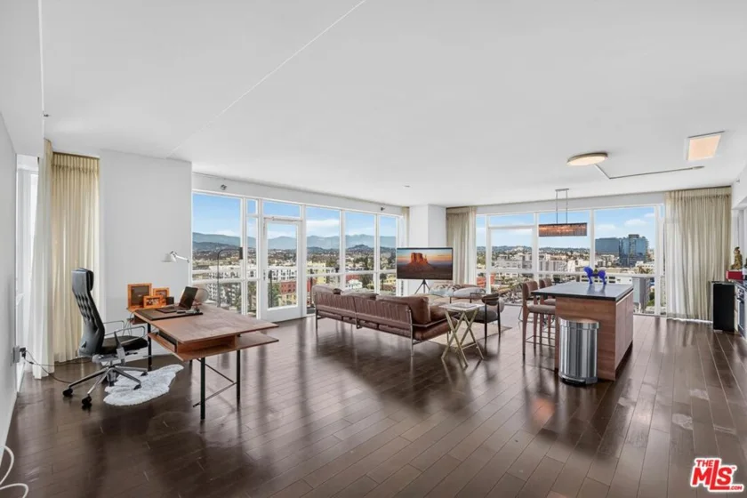 3785 Wilshire Boulevard #1212 photo 2
