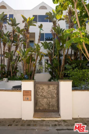 18 Voyage Street photo 35