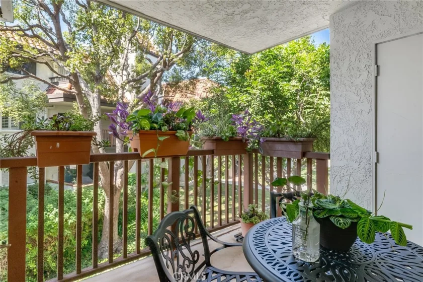 6330 Riviera photo 20