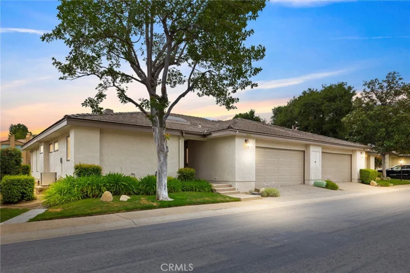 38445 Oaktree Loop photo 1