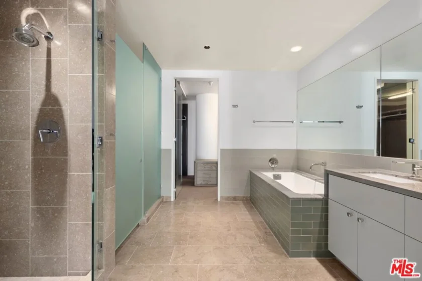 6250 Hollywood Boulevard #12I photo 3
