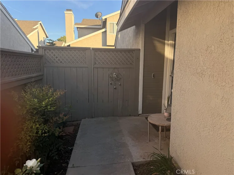 863 Encino photo 3