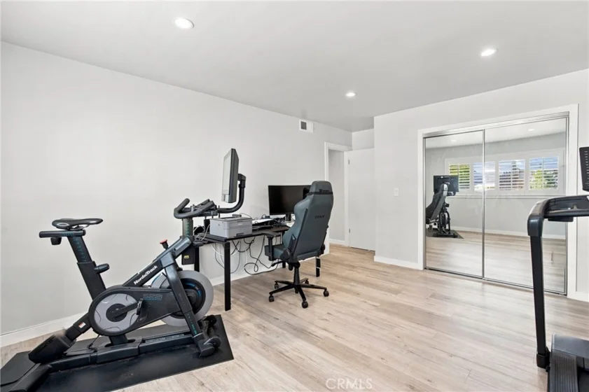 5354 Lindley Avenue #209 photo 28