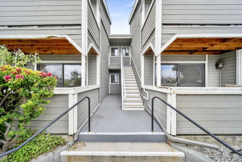 7307 Haskell Avenue #4 photo 20