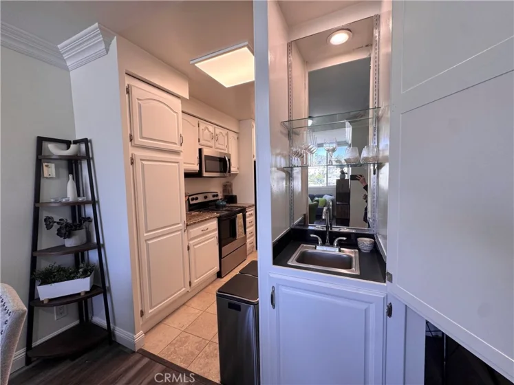 540 Kelton #502 photo 16