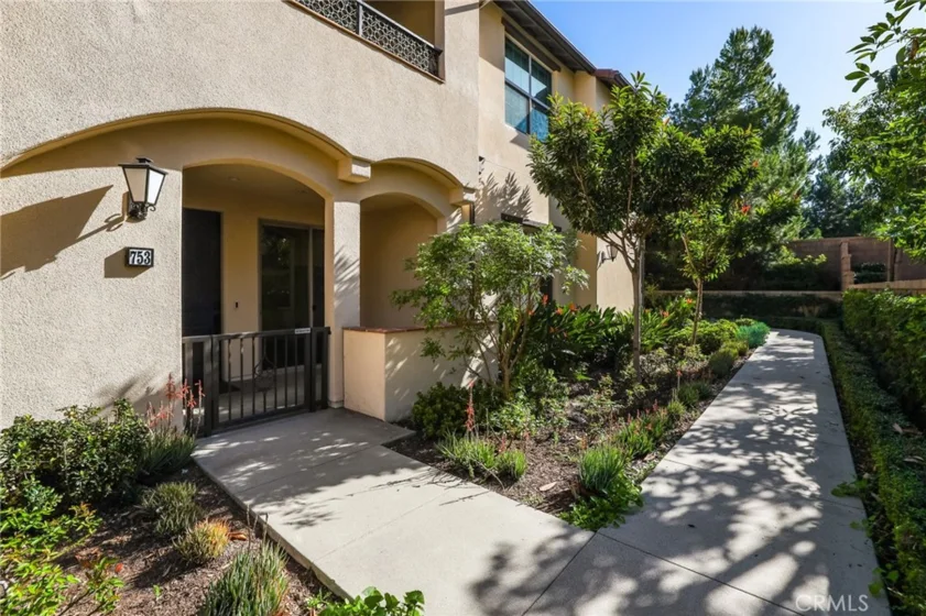753 Spring Gdn photo 1