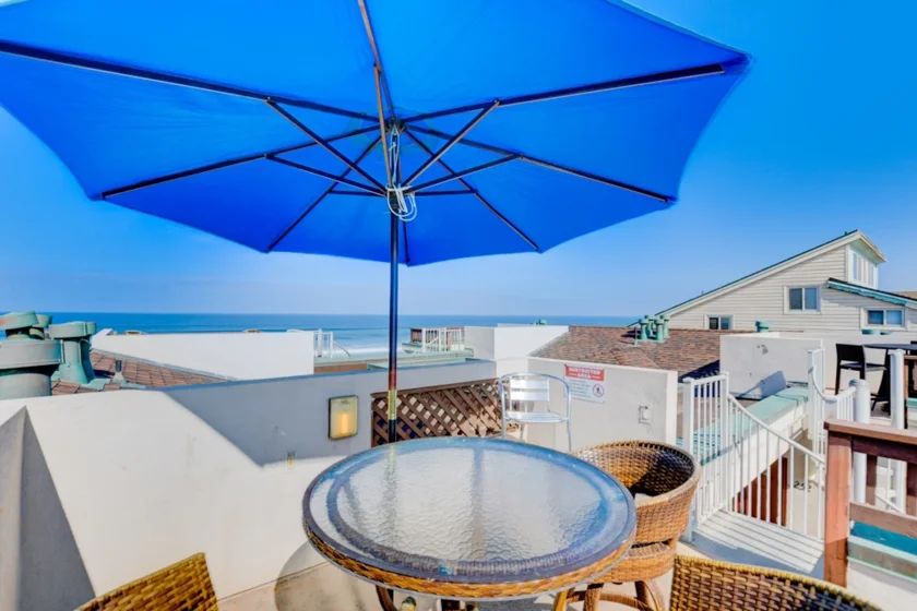 3250 Strandway photo 1