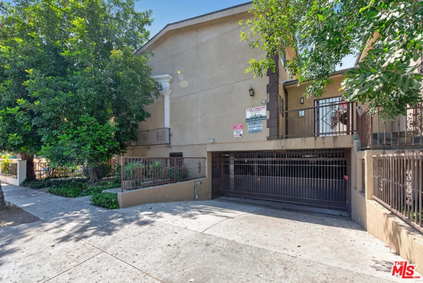 14618 Gilmore Street #4 photo 12