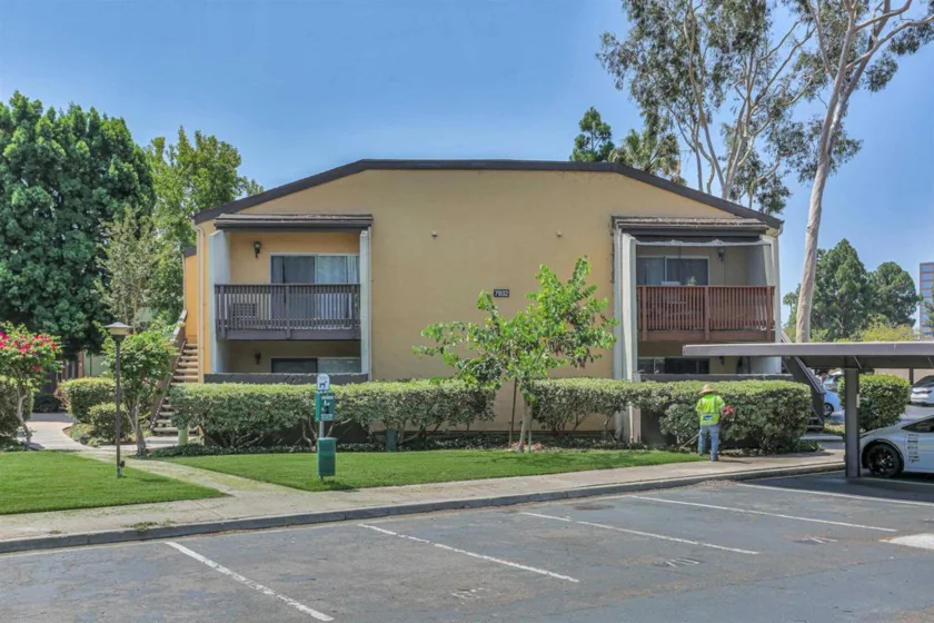 7932 Mission Center #D photo 2