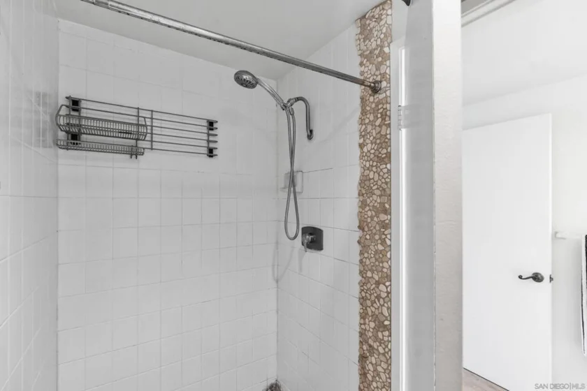 92 Montego Court photo 26