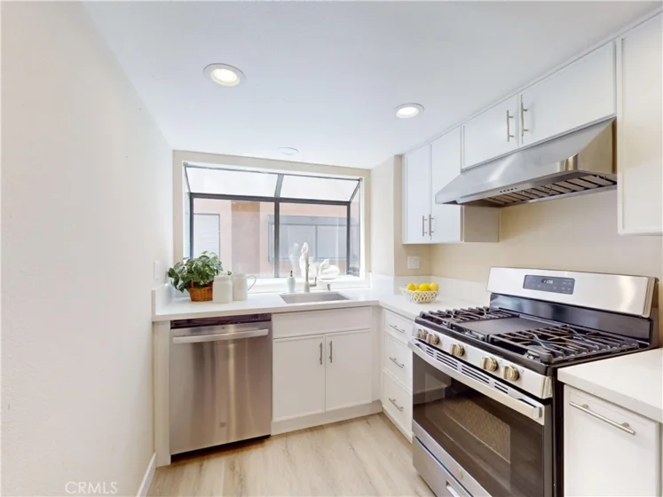 105 S Marguerita Avenue #C photo 14