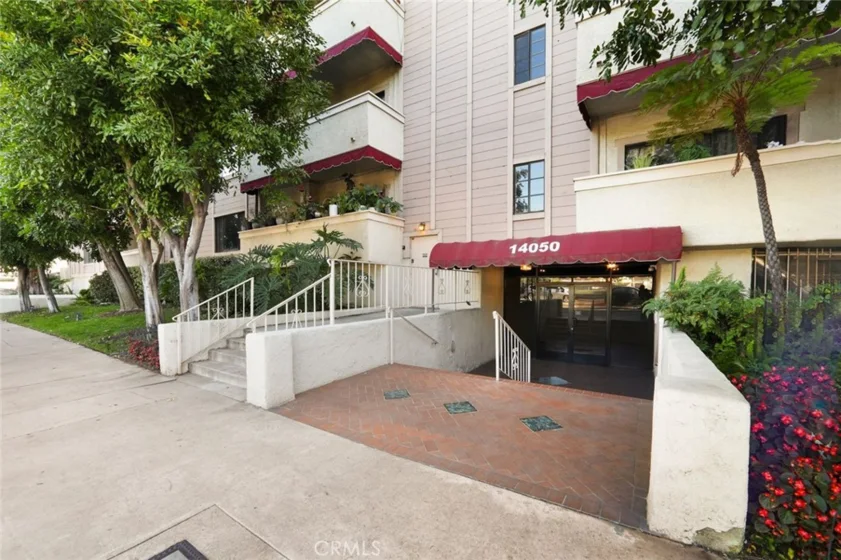 14050 Magnolia Boulevard #213 photo 1
