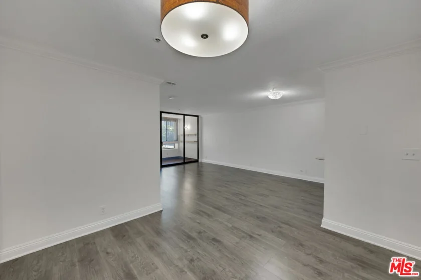 121 S Hope Street #429 photo 8