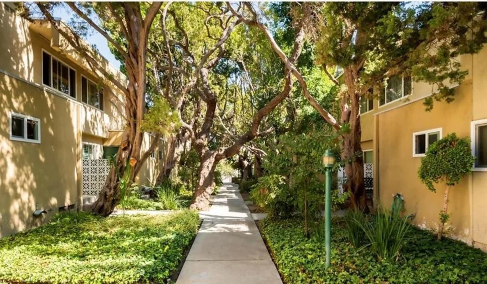 11138 Aqua Vista Street #9 photo 18