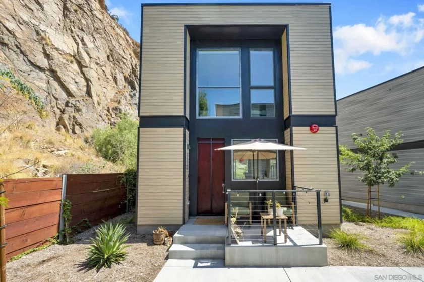 8270 High Street photo 2