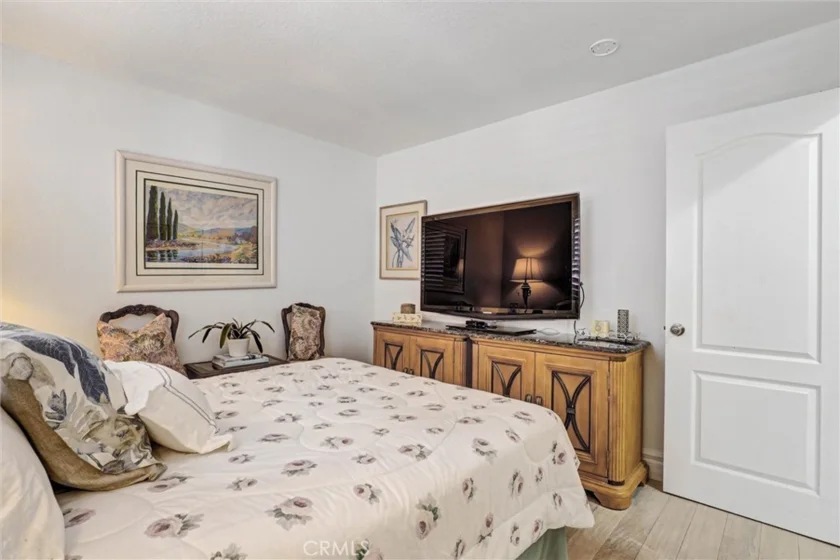27451 Embassy Way photo 22