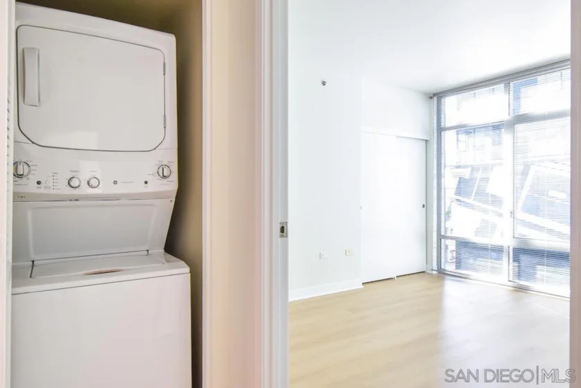 425 W Beech Street #408 photo 16