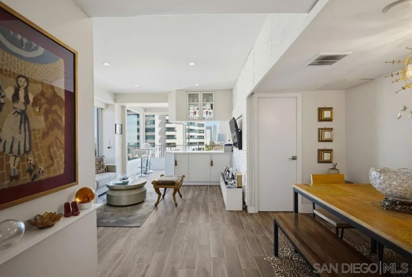 10501 Wilshire Boulevard #1005 photo 5
