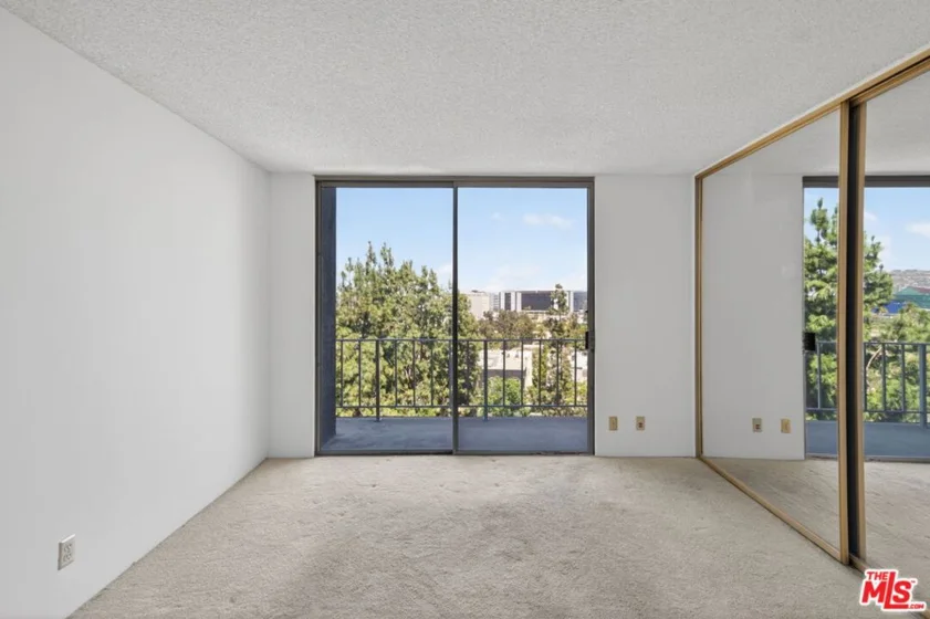 100 S Doheny Drive #719 photo 19