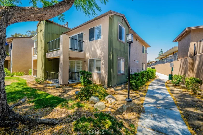2616 Avenida Del Vista #B201 photo 1
