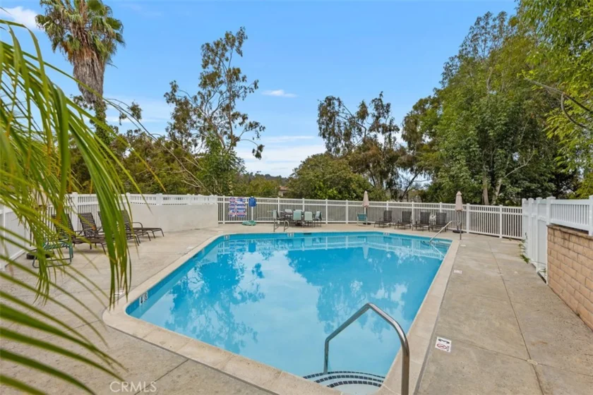23821 Hillhurst Drive #4 photo 26