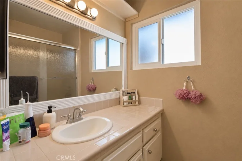 5406 Villa Way photo 16