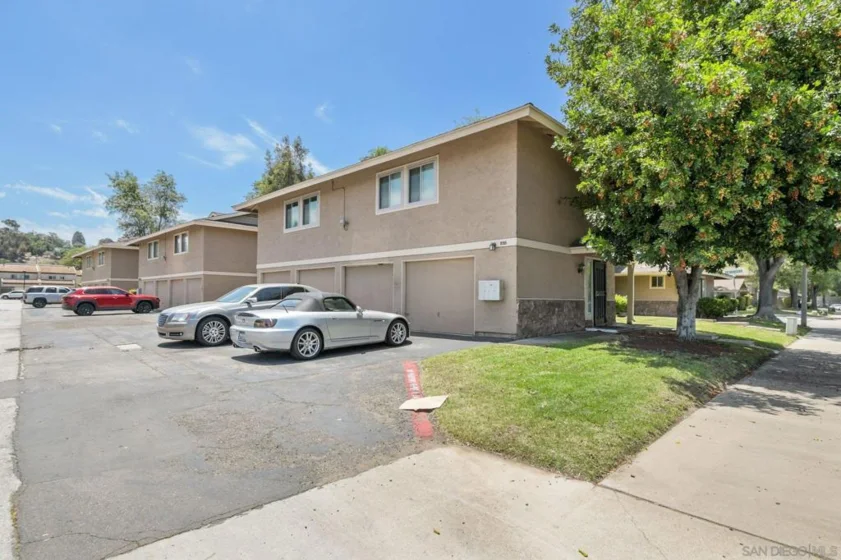 955 Amistad Place #C photo 3