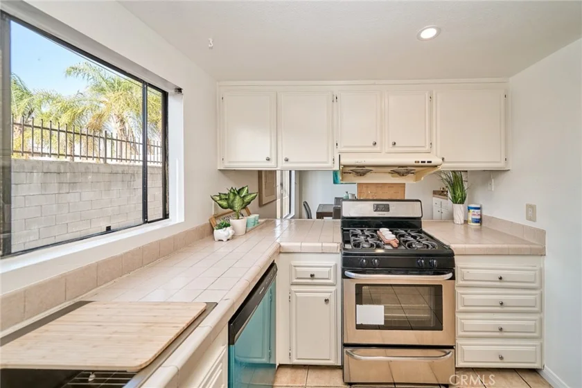 1417 S Marguerita Avenue #10 photo 11