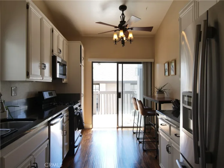 2522 W Macarthur #F photo 1