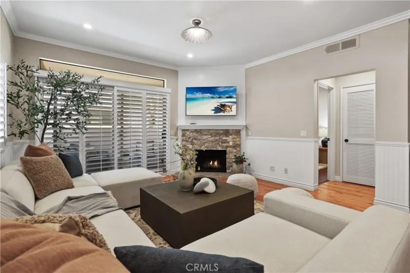 366 Villa Point photo 11