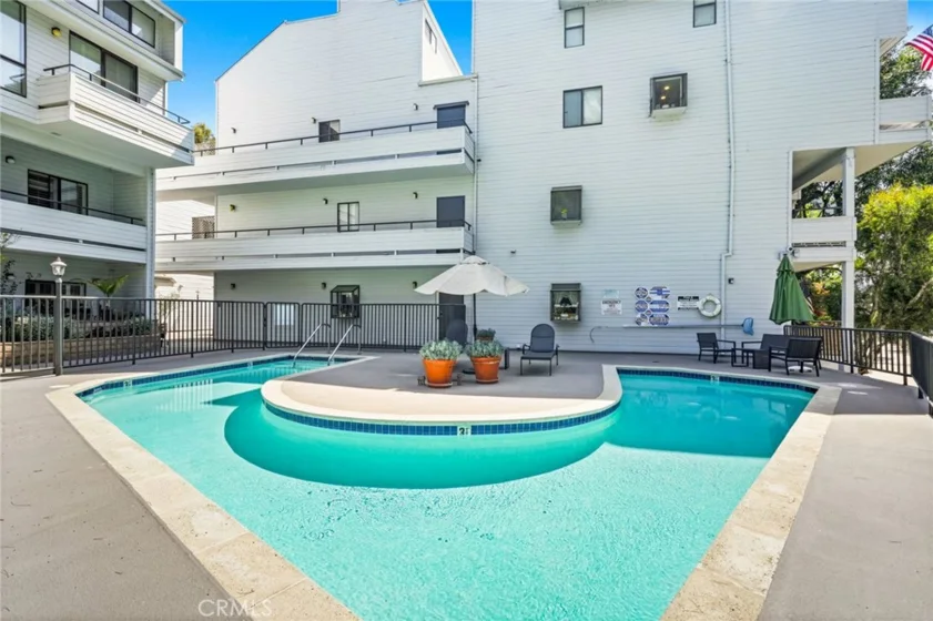 13331 Moorpark Street #216 photo 31