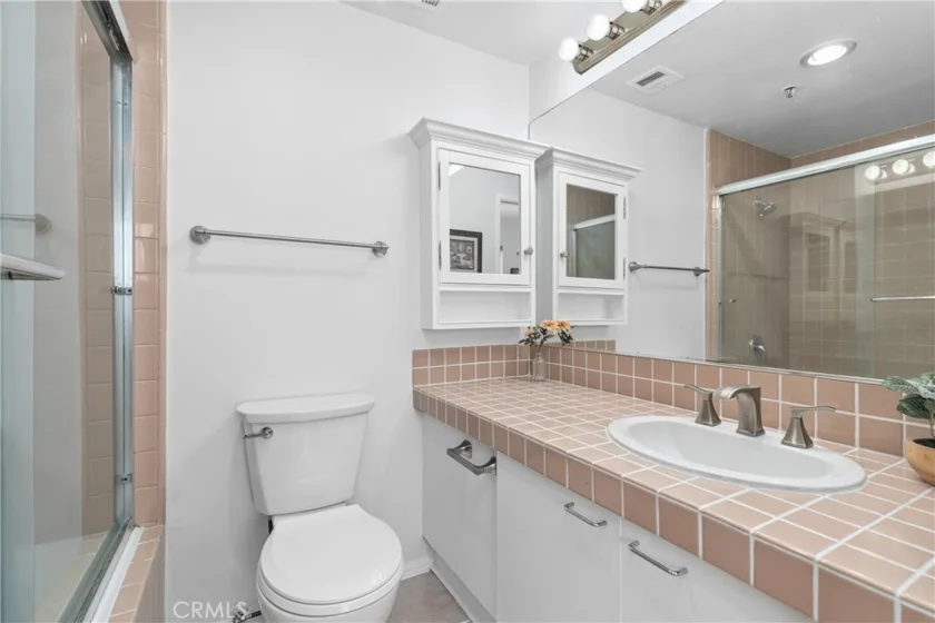 525 E Seaside #710 photo 20