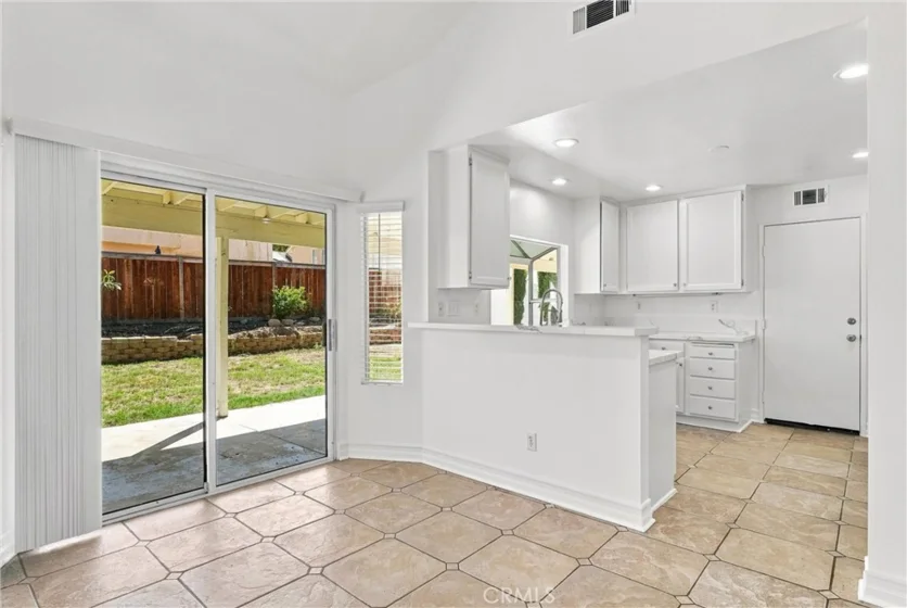 220 Suffolk photo 12