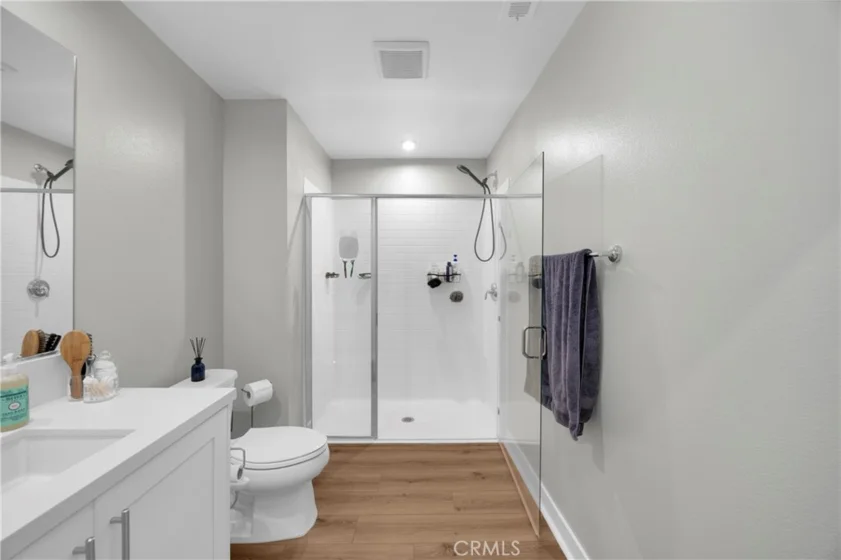 1102 W Bushell Street photo 5